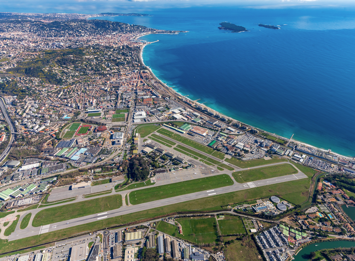 aereoporto della costa azzurra città mare spiaggia pista aerei