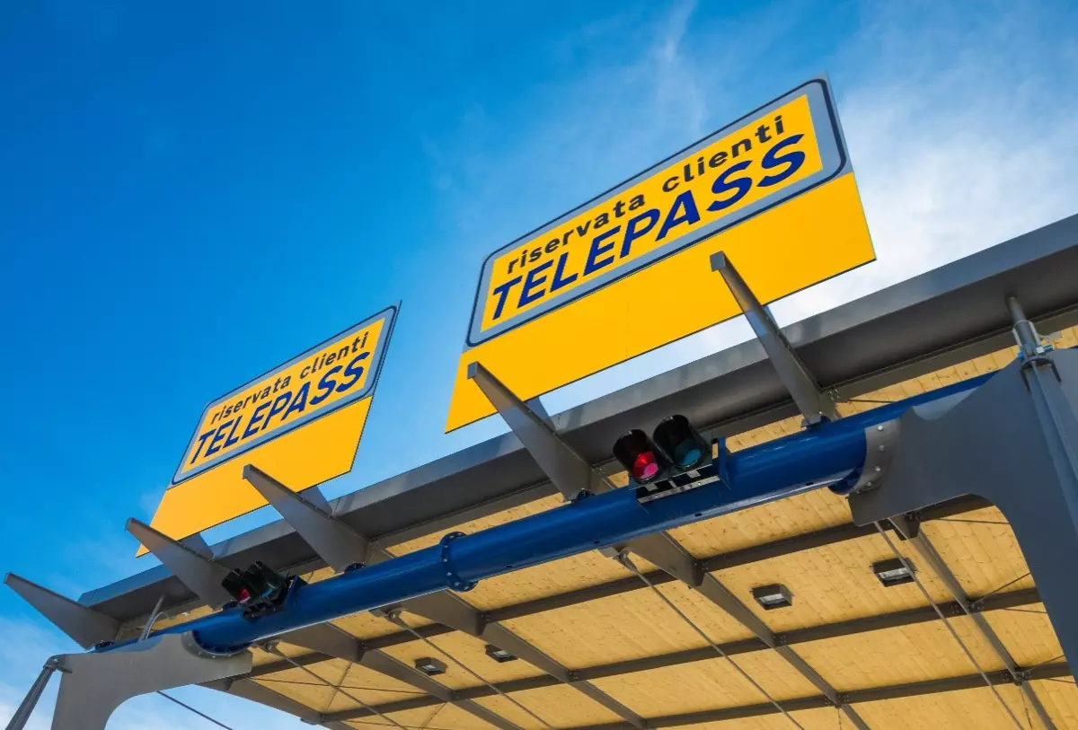 Cartello Telepass al Casello autostradale